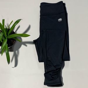 Roots workout leggings